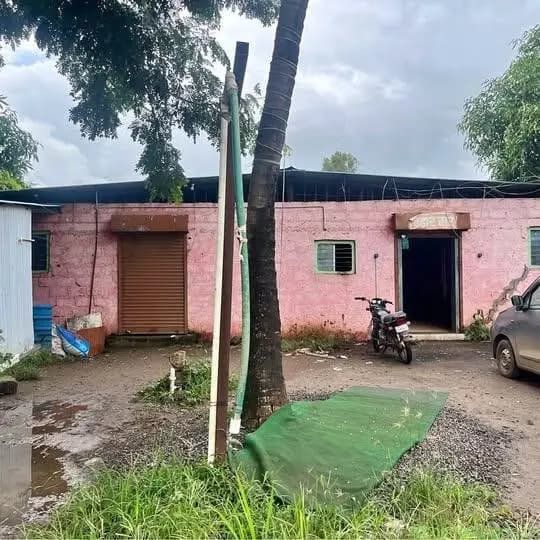 2 Beds 2 Baths - House