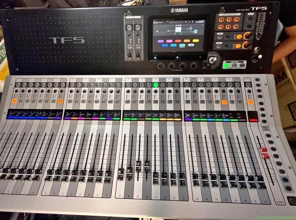 Yamaha TF5 console numerique