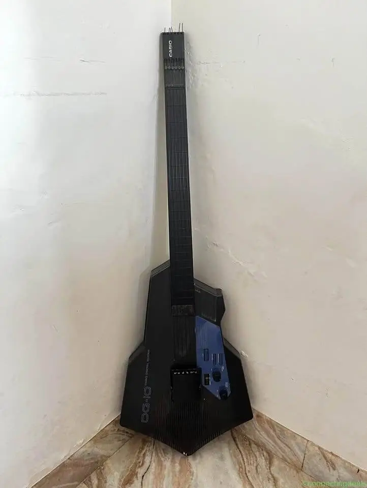 Casio DG-10 digital guitar