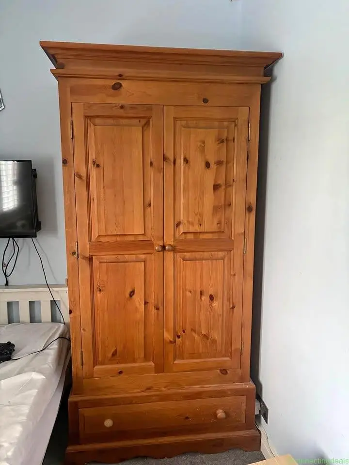 Pine wardrobe - Image 1