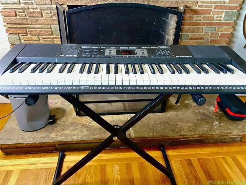 Alesis Harmony 61 Keyboard + Stand — Great