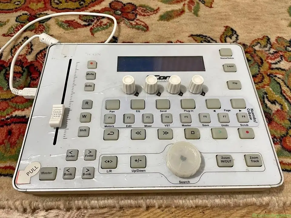 Piano di controllo MIDI/Audio con fader