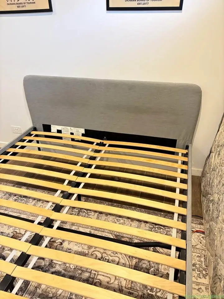 *FREE* Queen bed