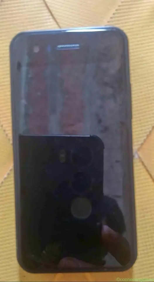 Mini touch screen phone - Image 1