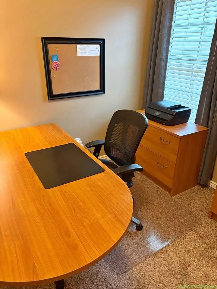 Office Desk - Image 1