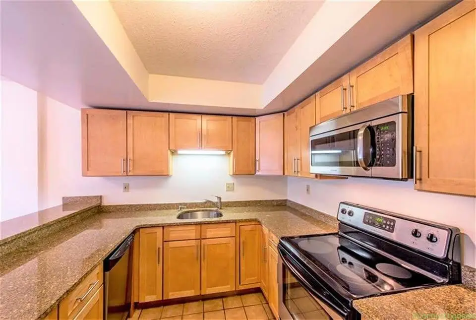 2 Beds 2 Baths Apartment/condo