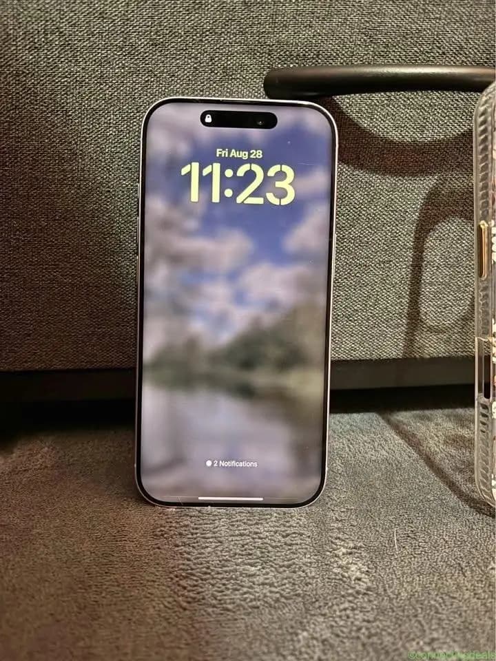 iPhone 17 - Image 1