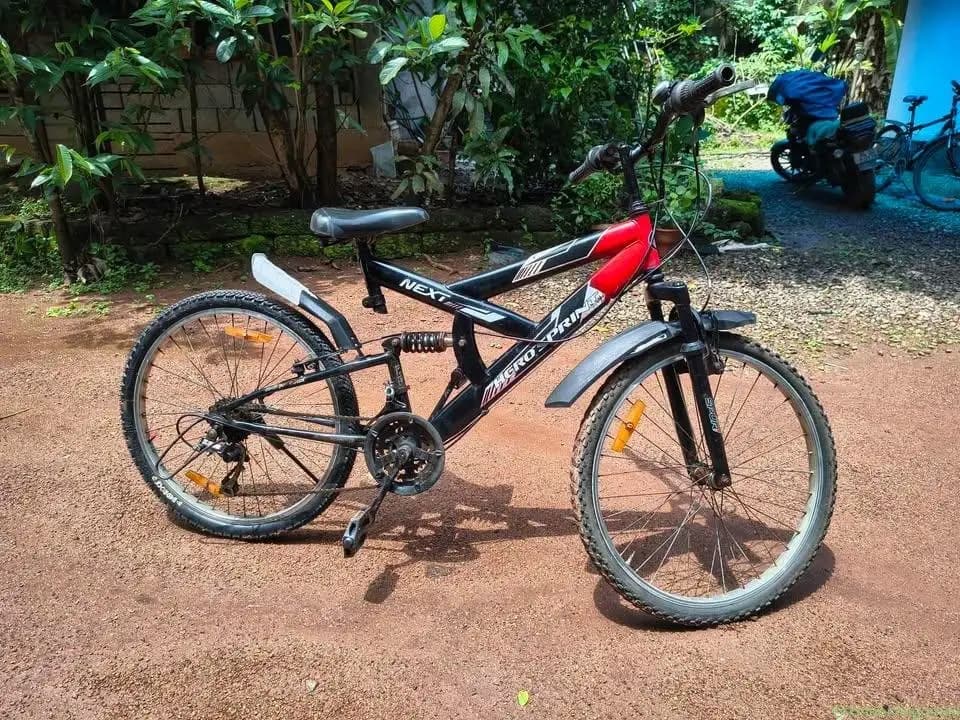 Hero next 24t 18 speed gear cycle