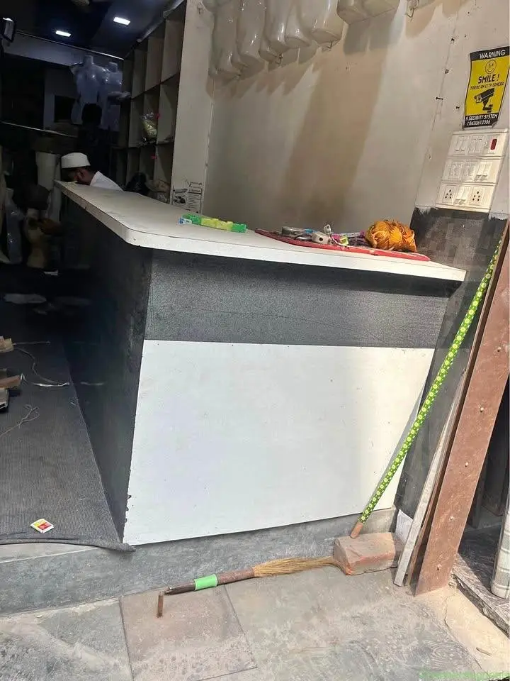 Counter almari