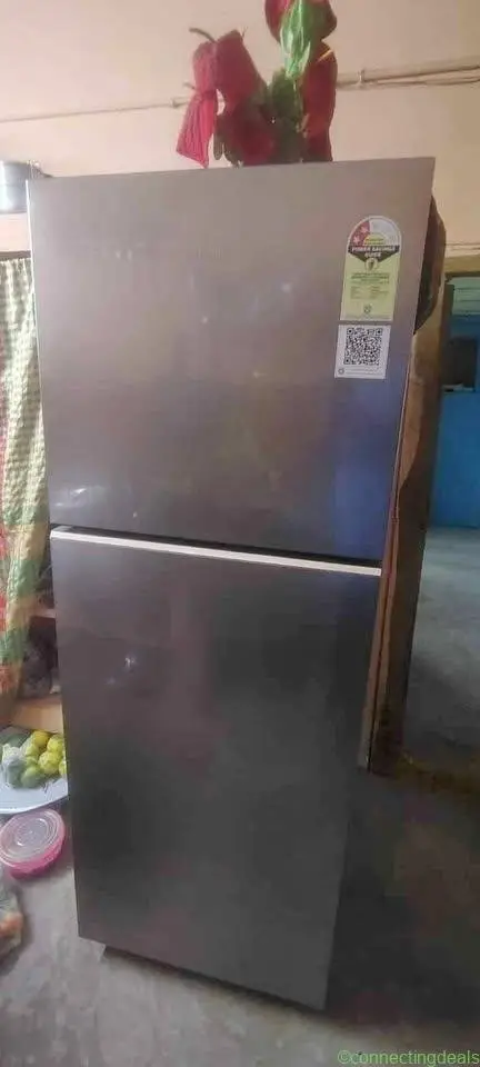Four monthes used, bill + warranty available,