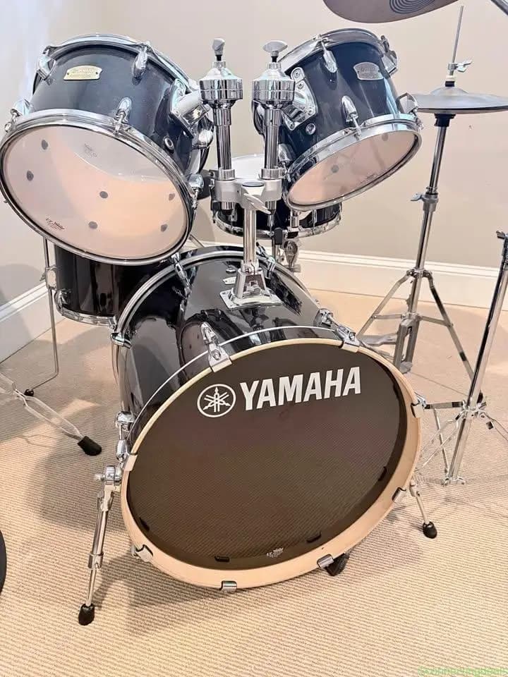 Yamaha Stage Custom Birch Drum Set