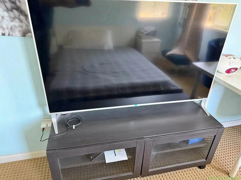 Tv cabinet and TV - Image 1