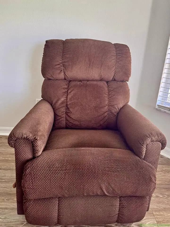 La-Z-Boy Pinnacle Reclina-Rocker - Image 1