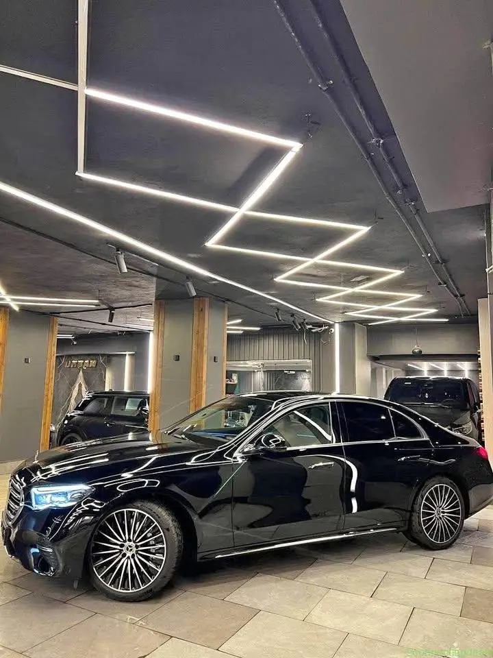 Mercedes-Benz E200 Exclusive -model2026