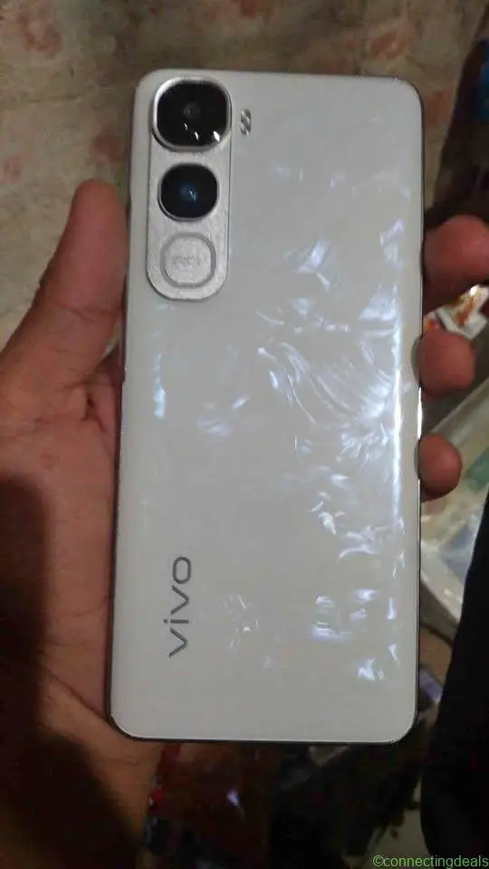 New phone 4month purana hai ₹6000