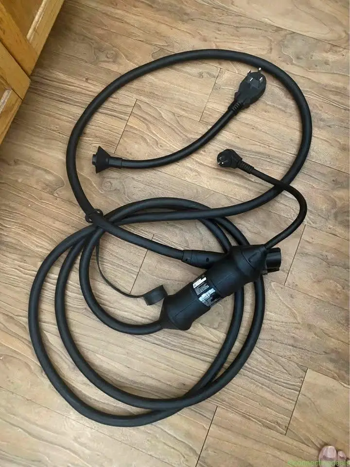 Polestar EV Charging Cable EVVS40NC16BP - Image 1