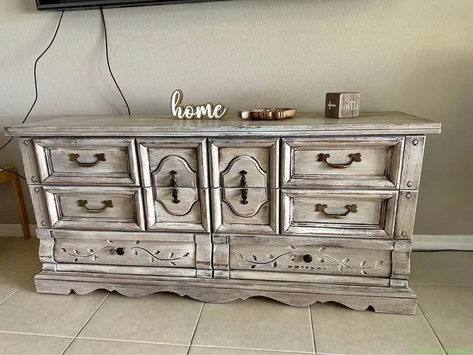 Dresser - Image 1