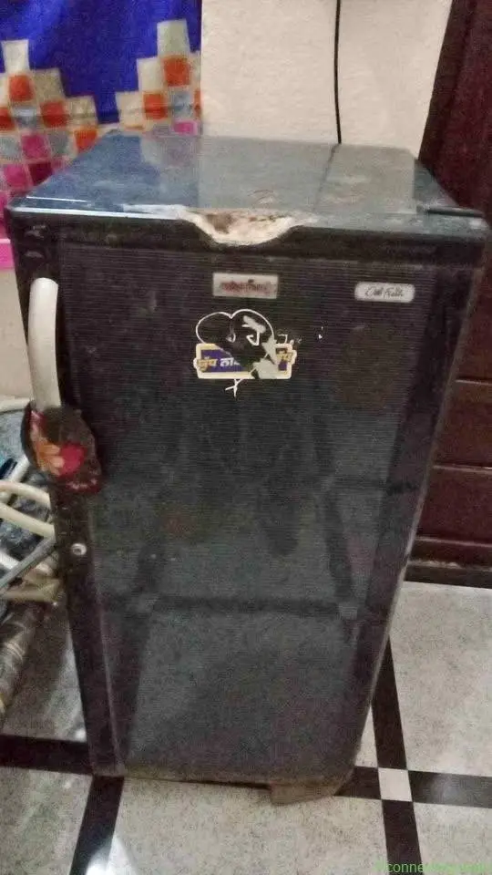Purani fridge 3000 - Image 1