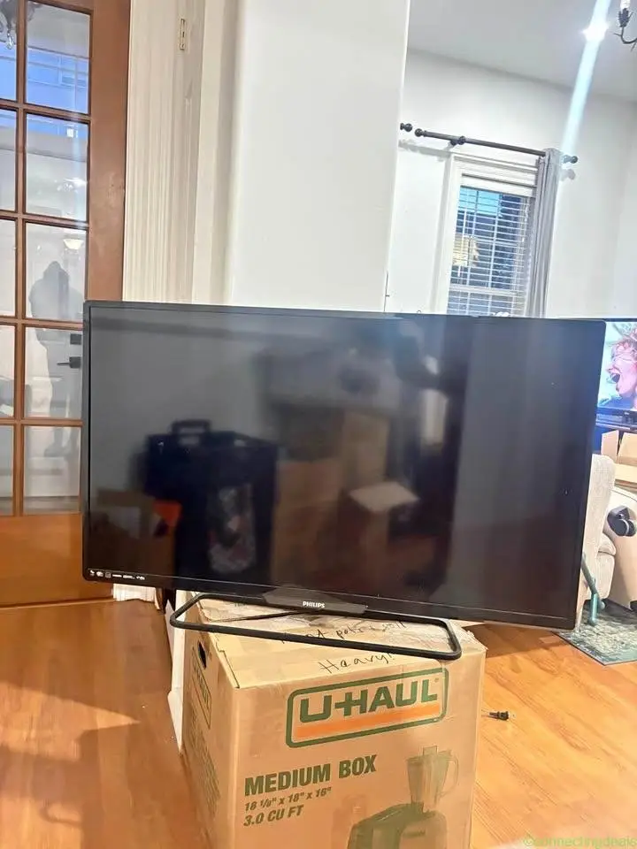 40’ Phillips TV