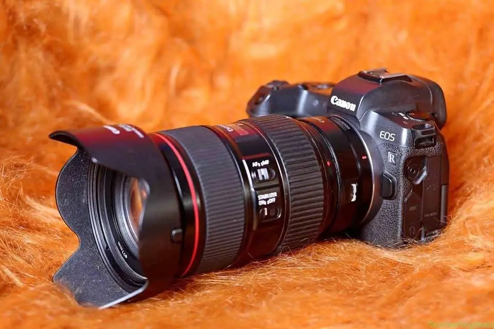 Canon Eos R with 24*105 is 2 for Sale
