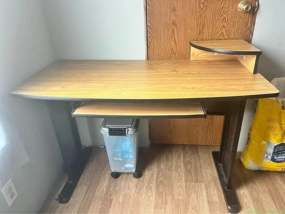 Computer desk