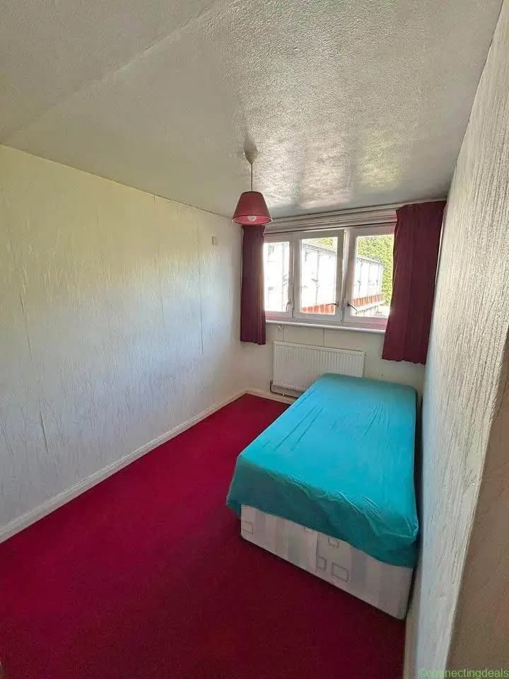 3 bedroom flat with stairs