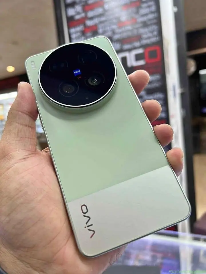 Vivo 300 ultra ,used phone, bill box charger all