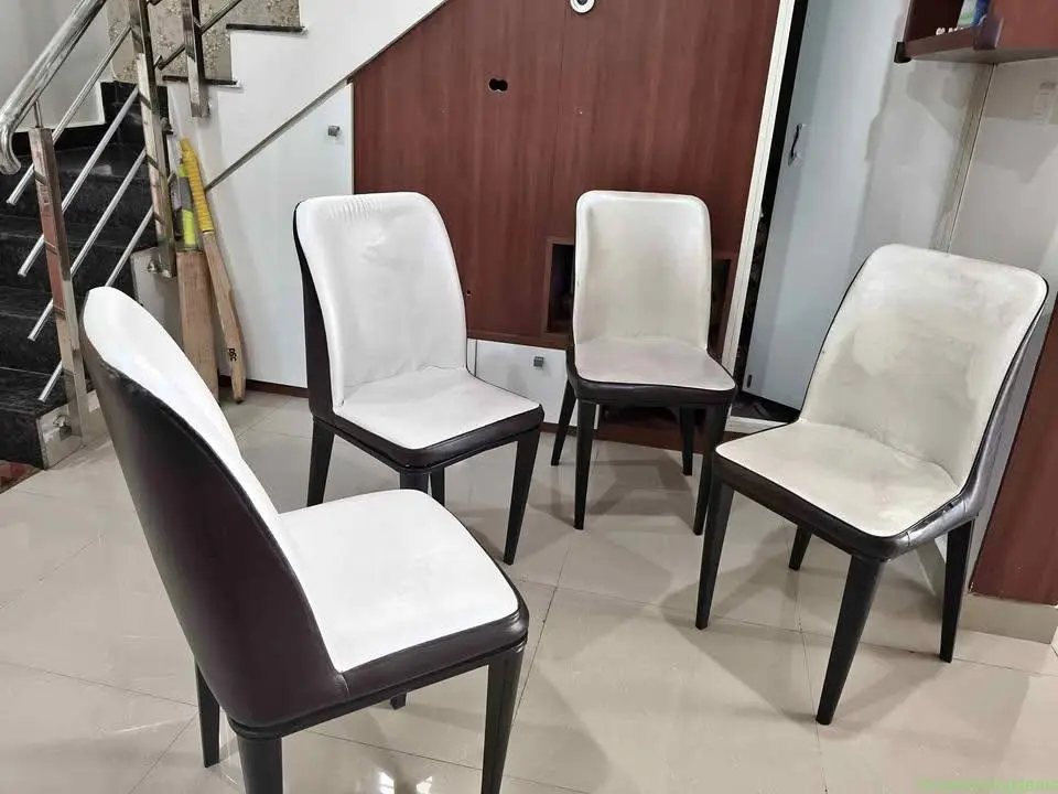 Dining Chairs 4 @3k each