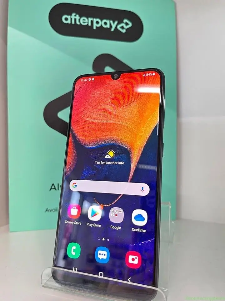 GALAXY A50 64G BLACK GOOD CONDITION NO CRACKED