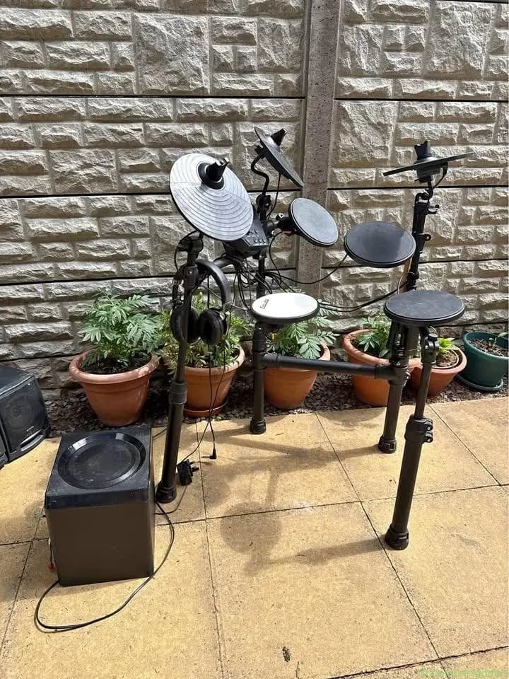 Carlsbro drum set  - Image 1