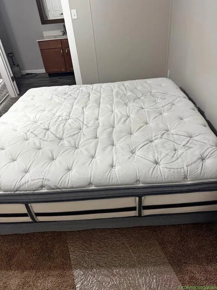 King bed - Image 1
