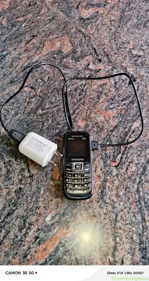 Mobile Samsung and charger