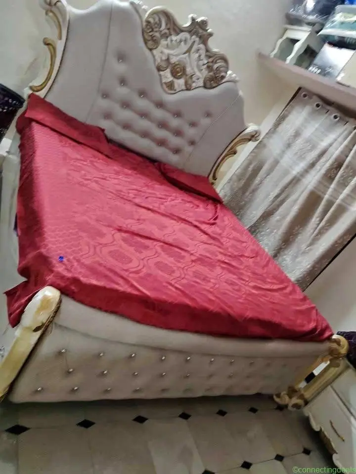 URGENT SALE King size maharaja bed with mattress