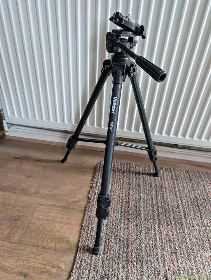 Camera tripod
