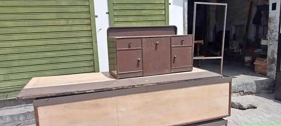 Dressing table