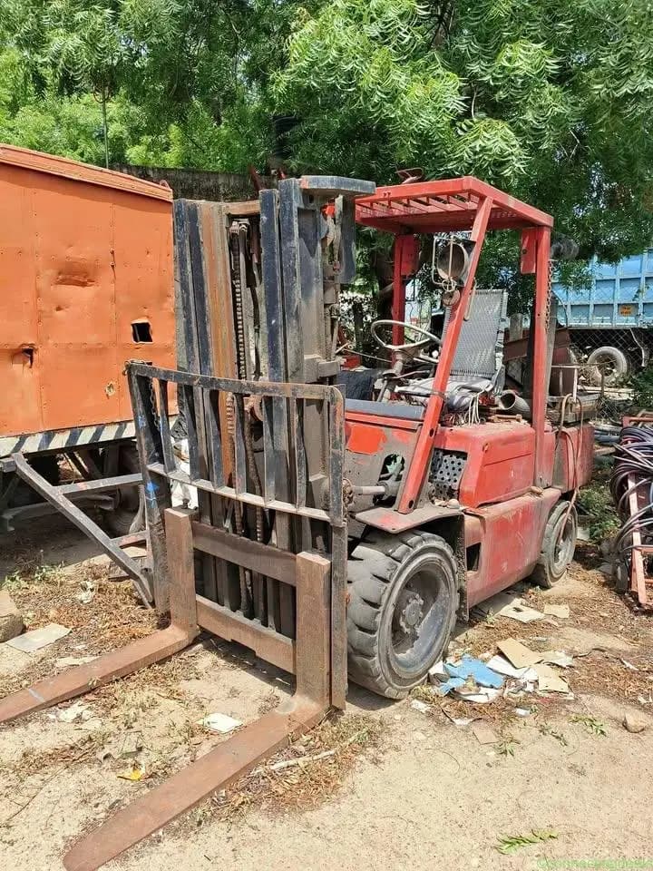 Fork lift