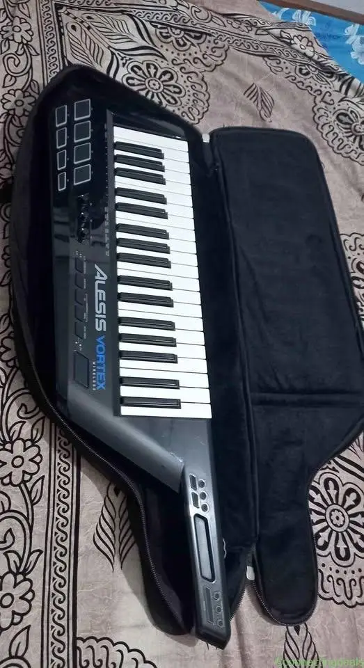 Alesis Vortex midi Keystar, excellent condition,