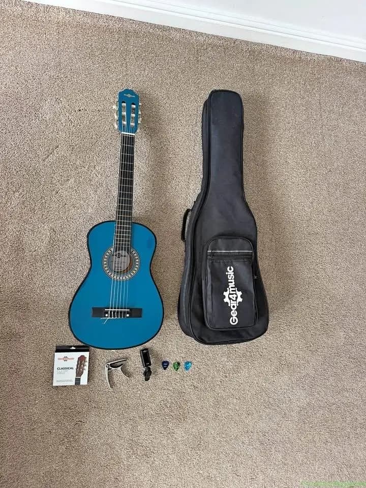 junior 1/2 classical guitar gear4music
