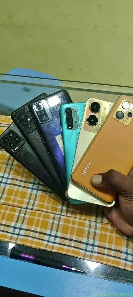Apple Android 4G 5G mobiles available