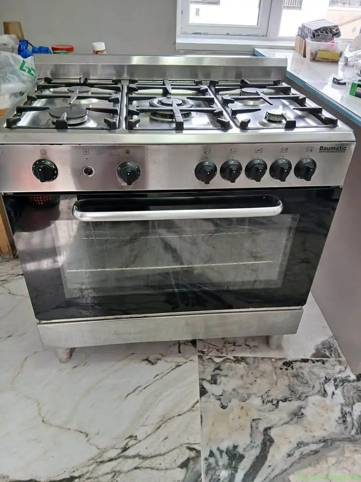 Gas Cooker - Image 1