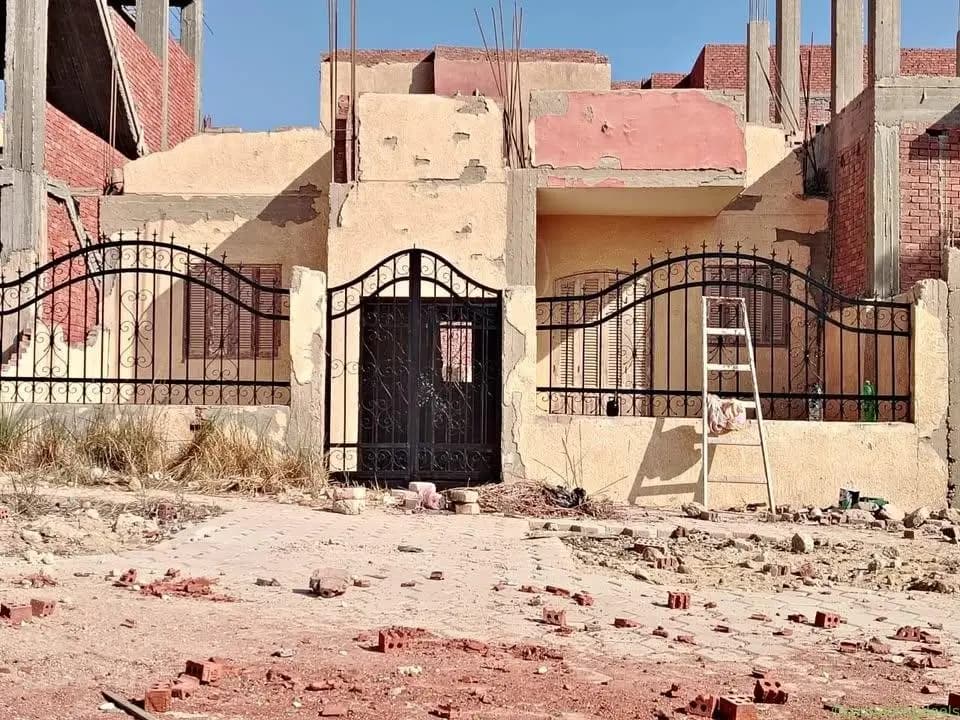 بيع البيع 150 متر دور واحد المنطقة الخامسه قطاع