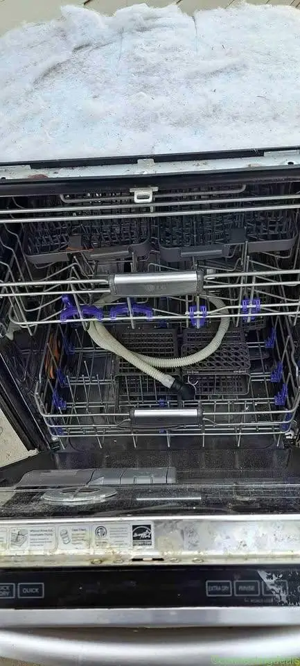 Dishwasher - Image 1