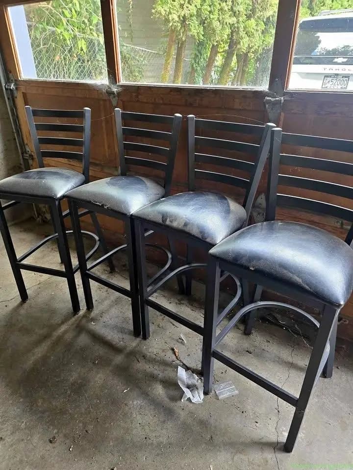 Barstool chairs 4