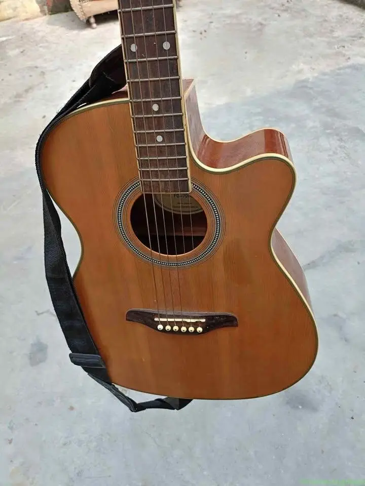 Yamaha guitar