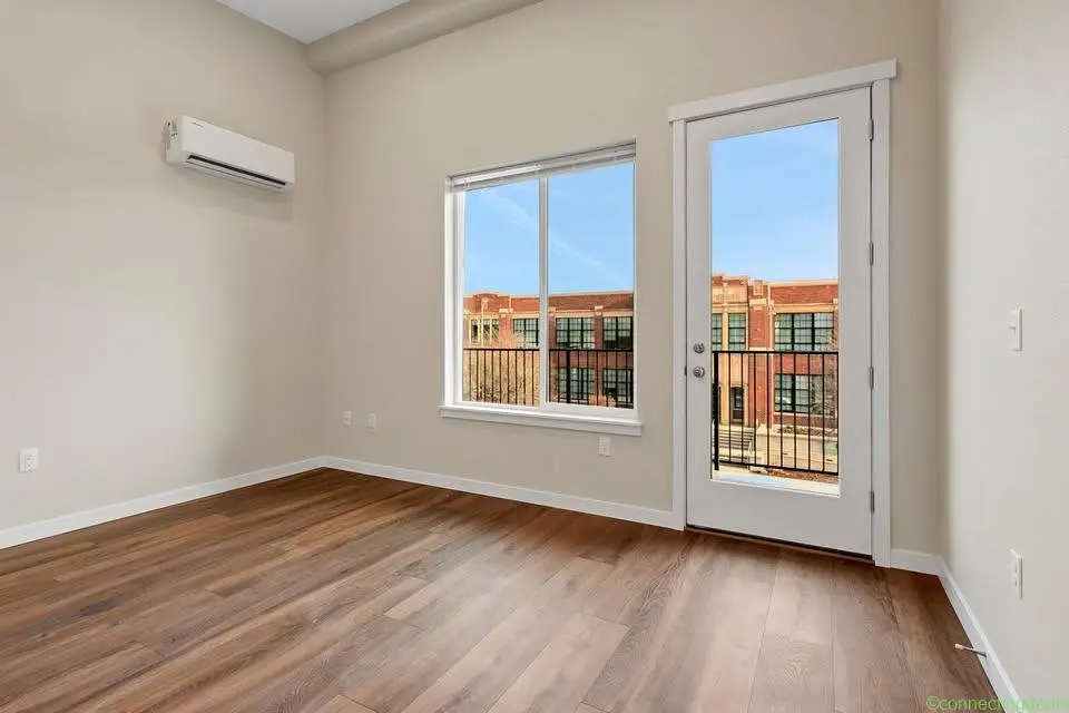 Studio 1 Bath Apartment