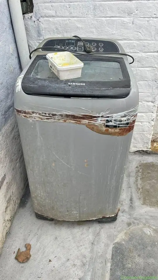 Washing machine - Image 1