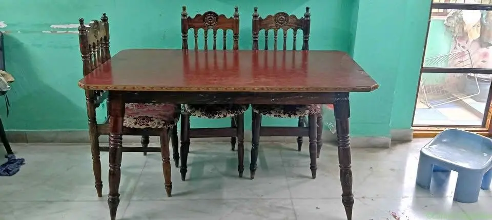 Dining table(rose wood)