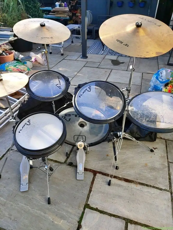 Arbiter Flats drum kit with stool