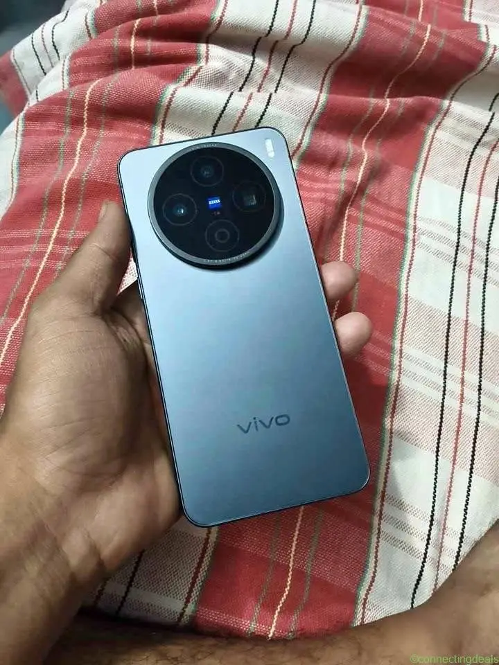 Vivo x200 t 4 days old bill and box and brand new