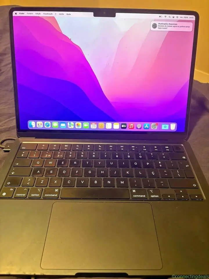 MacBook Air 13,6” M2 (2022) — 8 GB RAM — 256 GB
